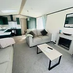 Evergreen Lodge With Hot Tub