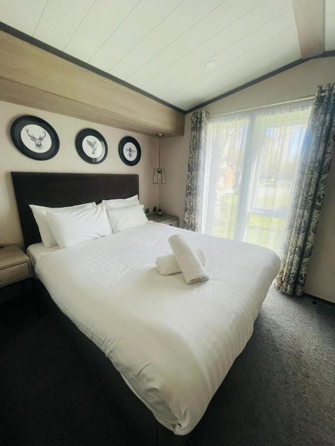 Evergreen With Hot Tub Chalet *